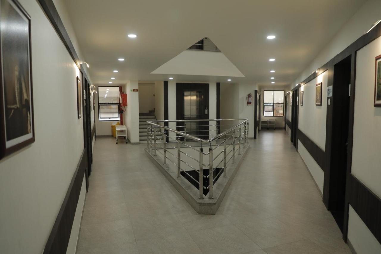Hotel Lotus Chandrapur Eksteriør billede