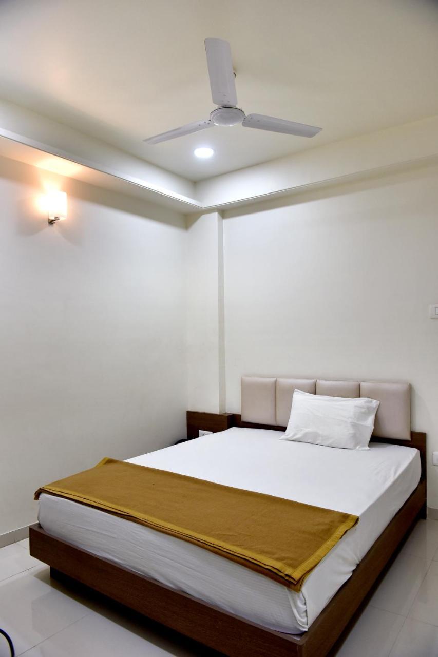Hotel Lotus Chandrapur Eksteriør billede